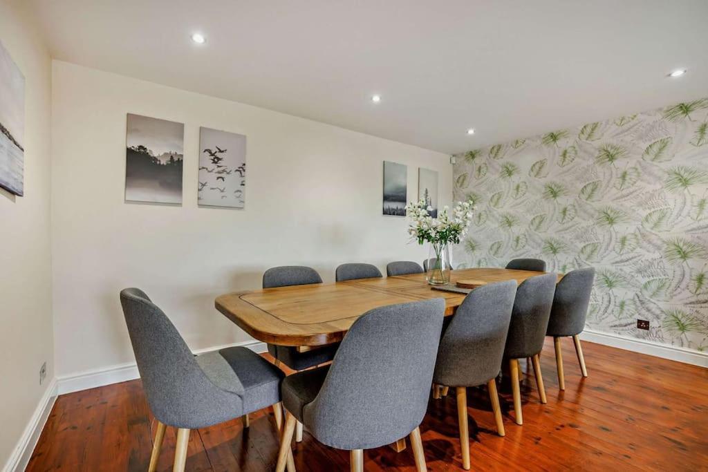 Beautiful 4-5 Bedroom Village House With Rural Views Salford  Exterior foto